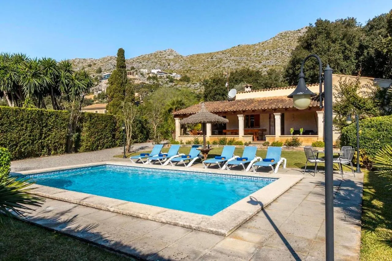 Charming 3 Bedroomn Villa With Pool In Pollensa By Renthousing