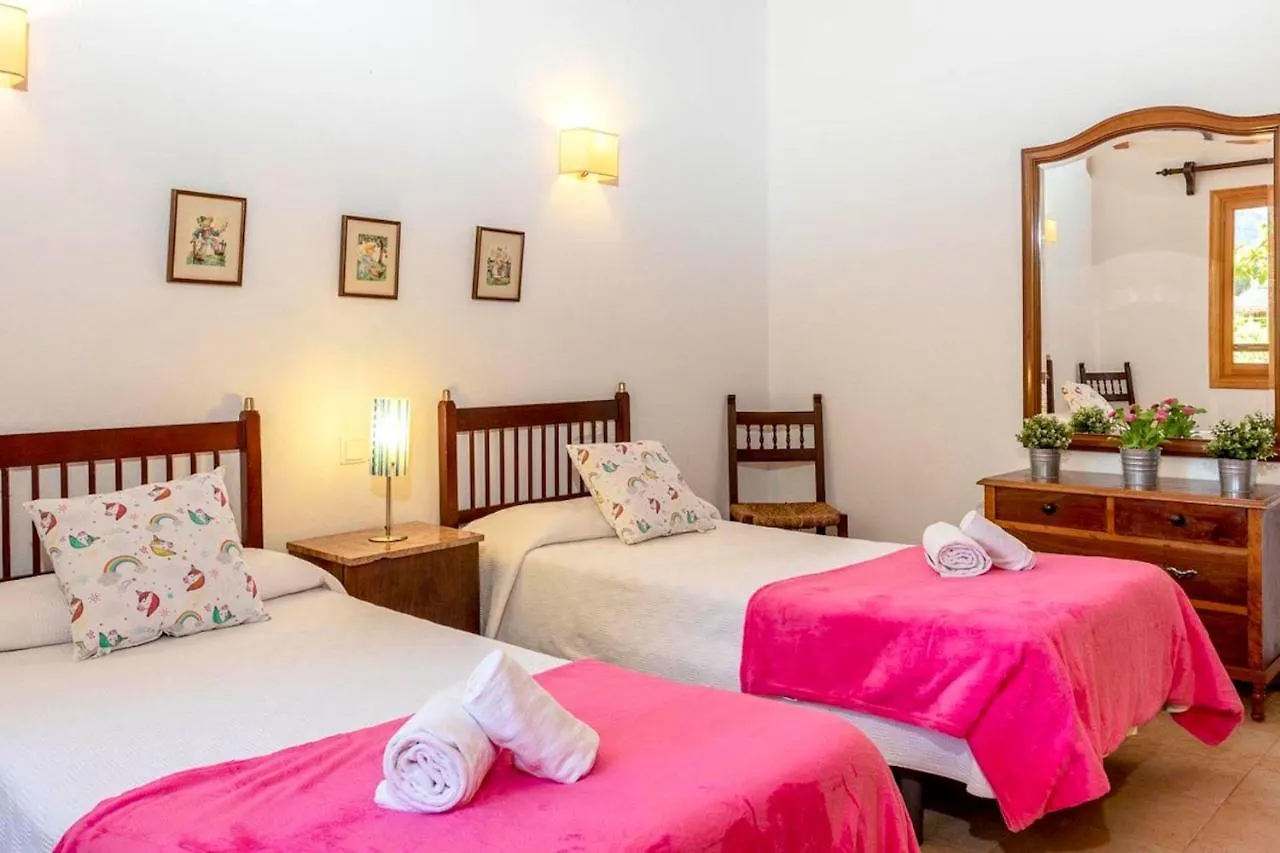 Charming 3 Bedroomn Villa With Pool In Pollensa By Renthousing 0*, Pollenca