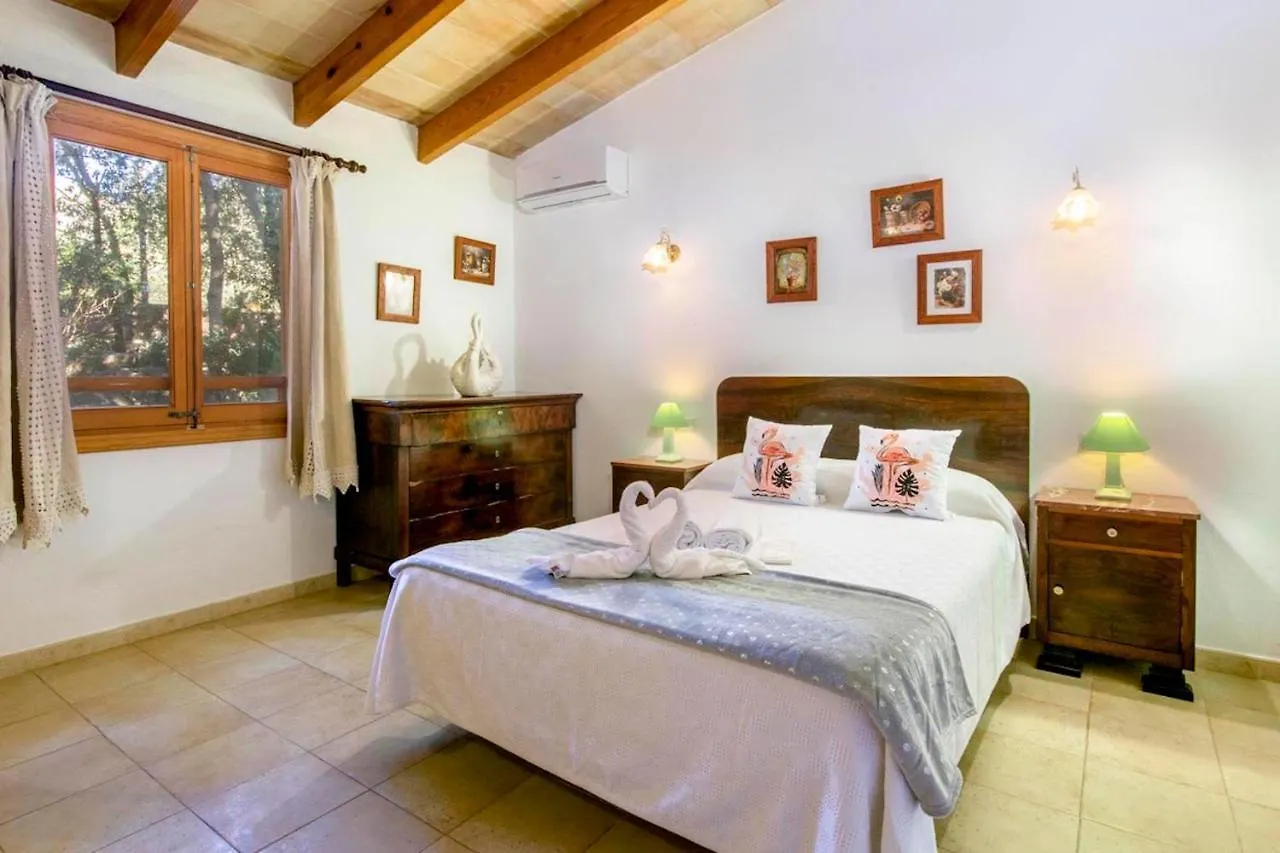 Charming 3 Bedroomn Villa With Pool In Pollensa By Renthousing